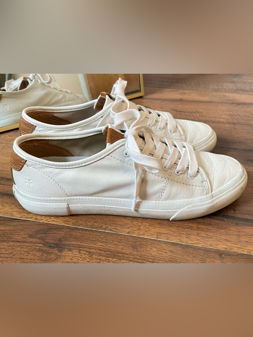 Frye Gia Womens Size 7 White Leather Low Top Shoes Lace Up Casual Sneakers